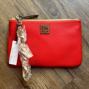 Dooney and Bourke classic zip clutch wristlet *NWT*